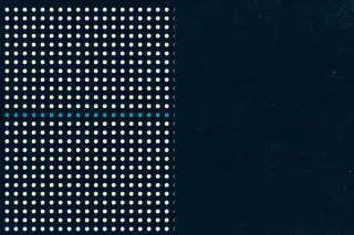 Affiche géométrique abstraite sur fond bleu marine, montrant une trame dense de points blancs brutalement interrompue au centre, suggérant l’idée d’un contrôle strict ou d’un arrêt net, avec une ligne turquoise soulignant la séparation.