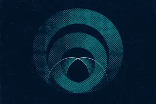 Des arcs concentriques en points de trame se superposent sur fond bleu nuit, créant un motif central qui évoque des couches d'information rendues visibles, dans une texture granuleuse d'impression.