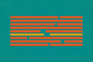 Motif central de bandes parallèles orange sur fond bleu-vert, ponctuellement interrompues et fragmentées, avec une ligne jaune accentuée brisée au centre, suggérant des flux irréguliers dans un système éditorial.