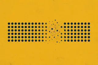 Une grille de points bleu marine sur fond jaune moutarde est brusquement interrompue en son centre, évoquant l’idée d’un flux normal interrompu par un blocage ciblé au lieu d’un refus généralisé.